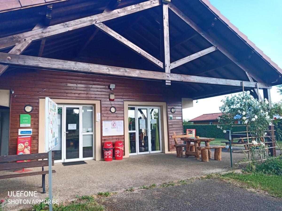 Camping Les Hirondelles Bourg-Sainte-Marie المظهر الخارجي الصورة