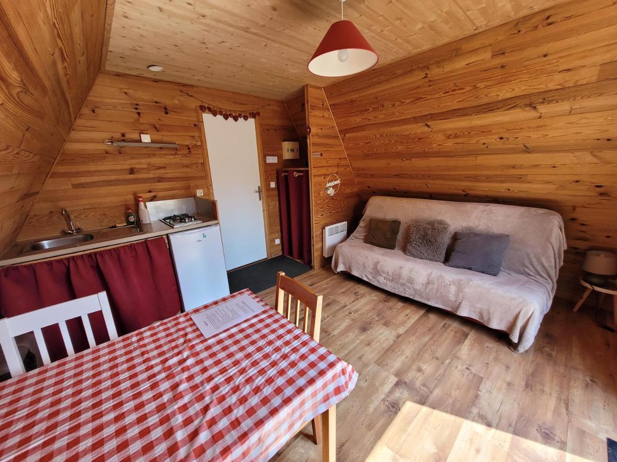 Camping Les Hirondelles Bourg-Sainte-Marie المظهر الخارجي الصورة
