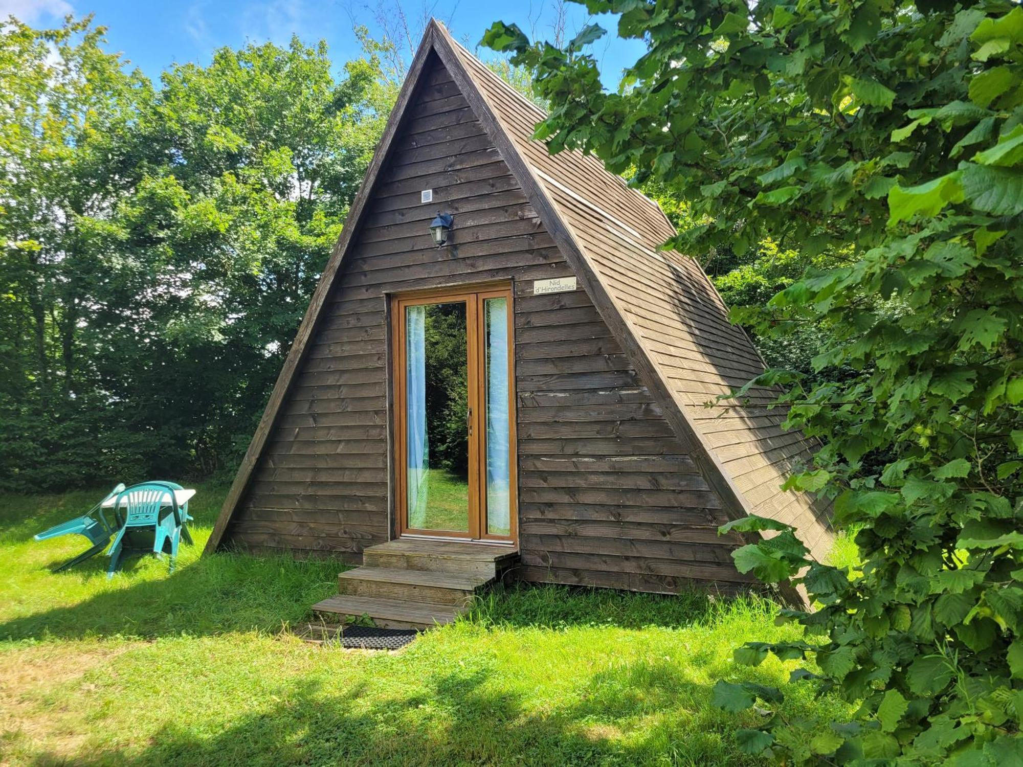 Camping Les Hirondelles Bourg-Sainte-Marie المظهر الخارجي الصورة