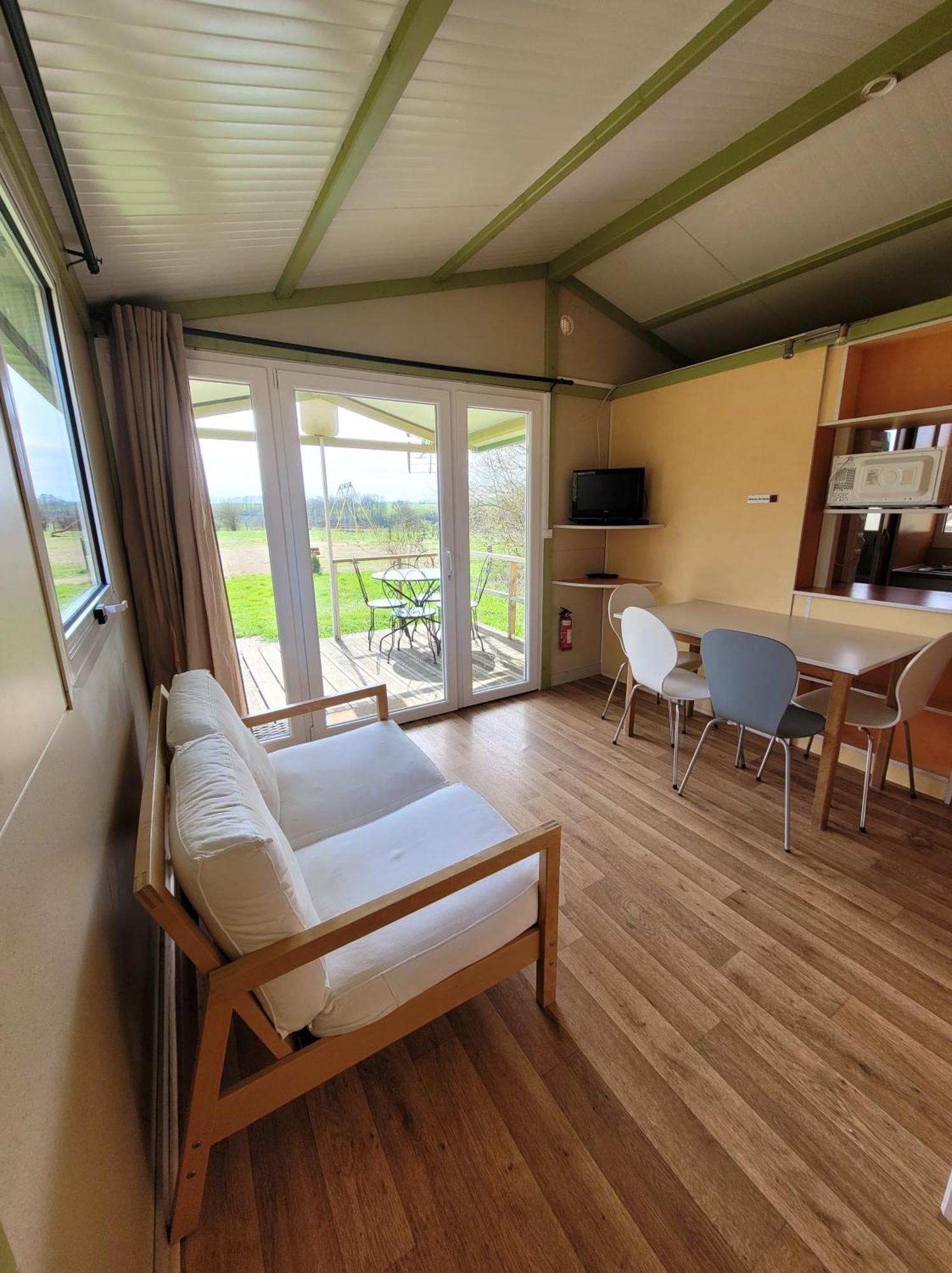 Camping Les Hirondelles Bourg-Sainte-Marie المظهر الخارجي الصورة